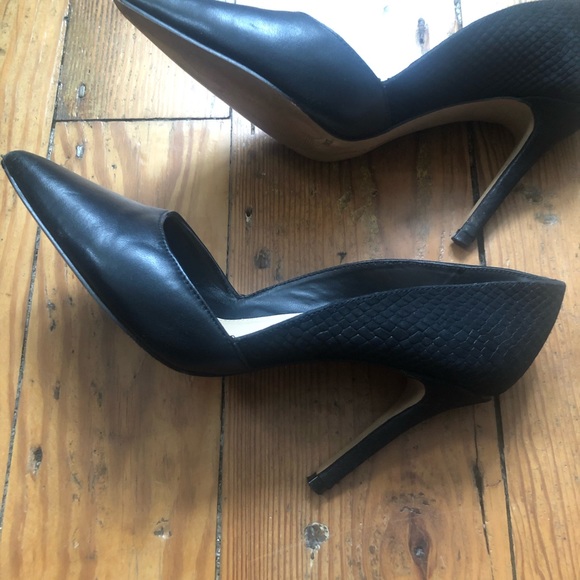 Vince Camuto Shoes - Vince Camuto black pumps size 6.5